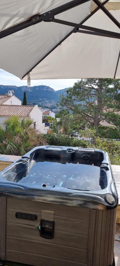 Studio Port Pin Vue Mer, Jacuzzi, Hammam, Parking Prives Cassis Exteriér fotografie